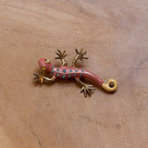 EUC Betsey Johnson Pink Yellow Gold Blue Gecko Lizard Brooch